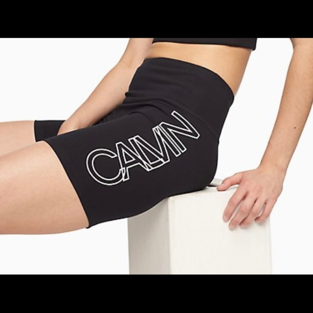 Calvin Klein woman’s / NWT / Performance biker shorts / size M